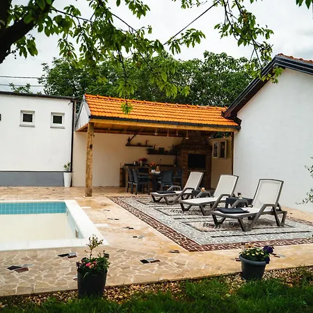 Pik Villa